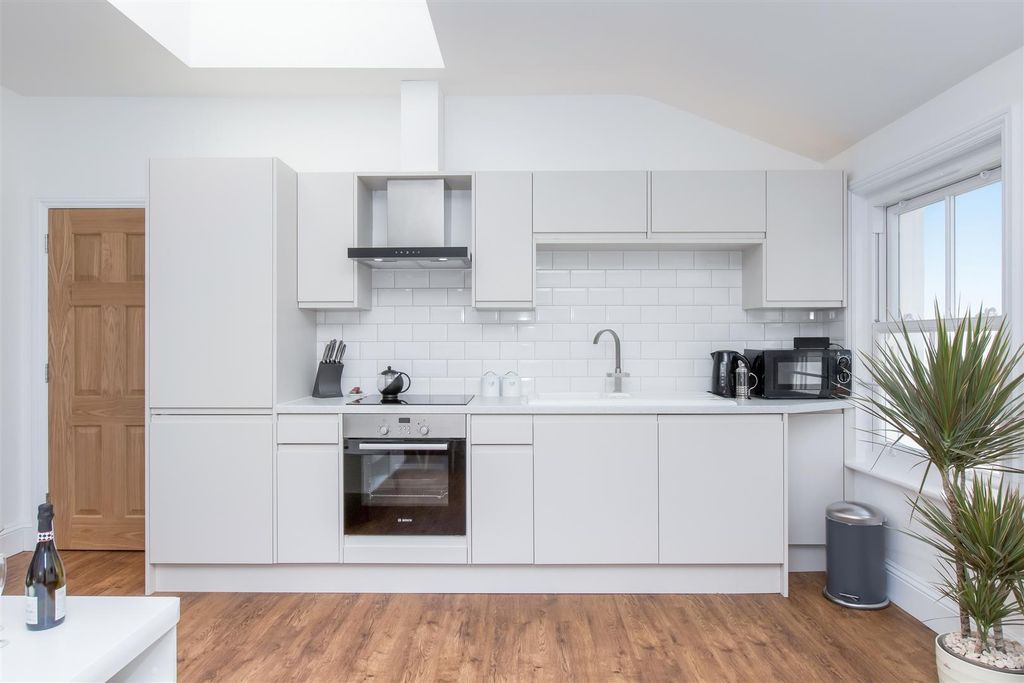 Property photo 3 of 9 Marine Parade 42-23.Jpg