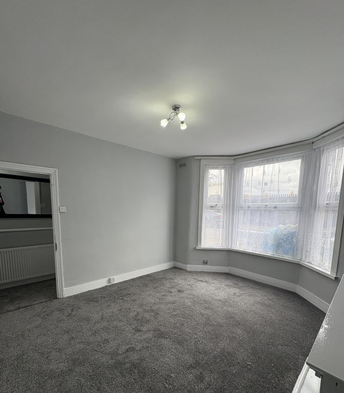 Property photo 1 of 13 Spacious, Fully Refurbished 3 Bed Family Home Near Wanstead Flats In Manor Park, London