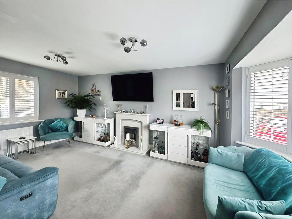 Property photo 2 of 17 Reception Area