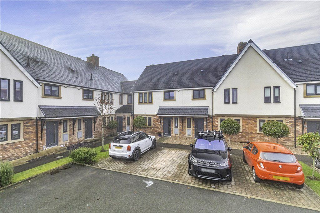 Property photo 1 of 20 Front