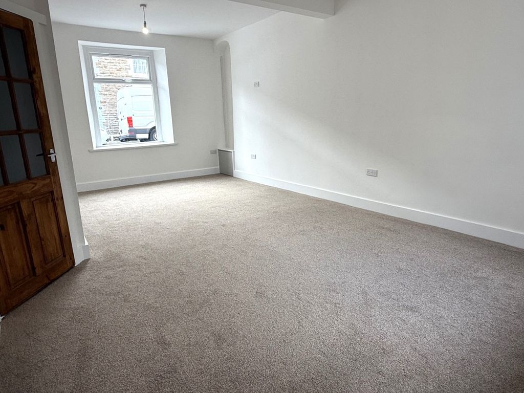 Property photo 2 of 11 Not Specified
