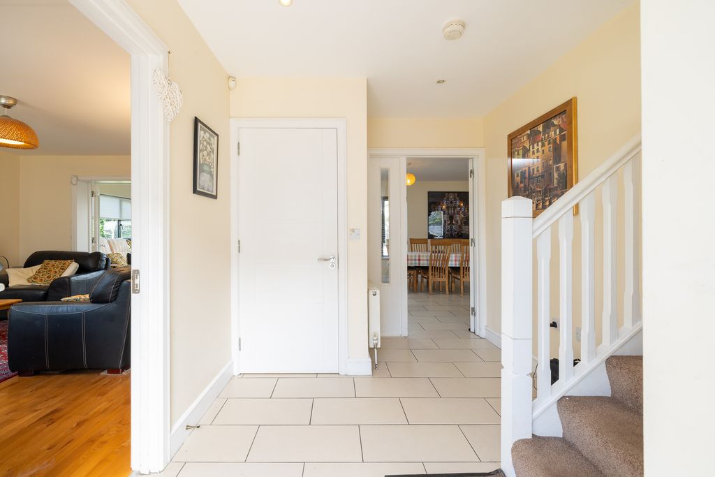 Property photo 3 of 31