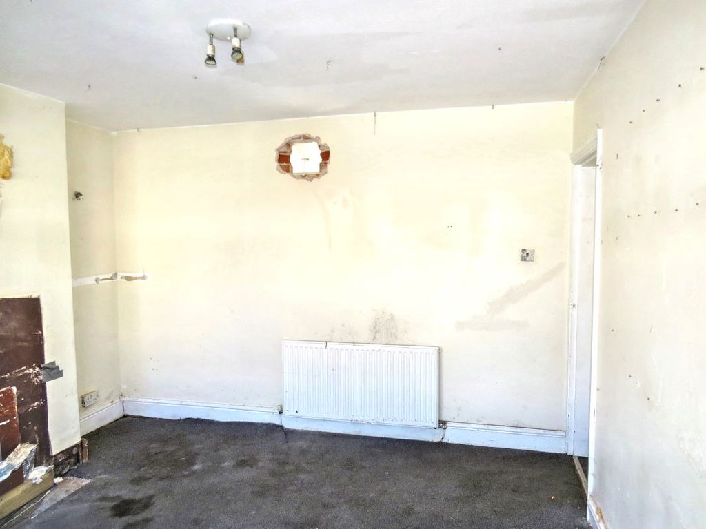Property photo 3 of 13