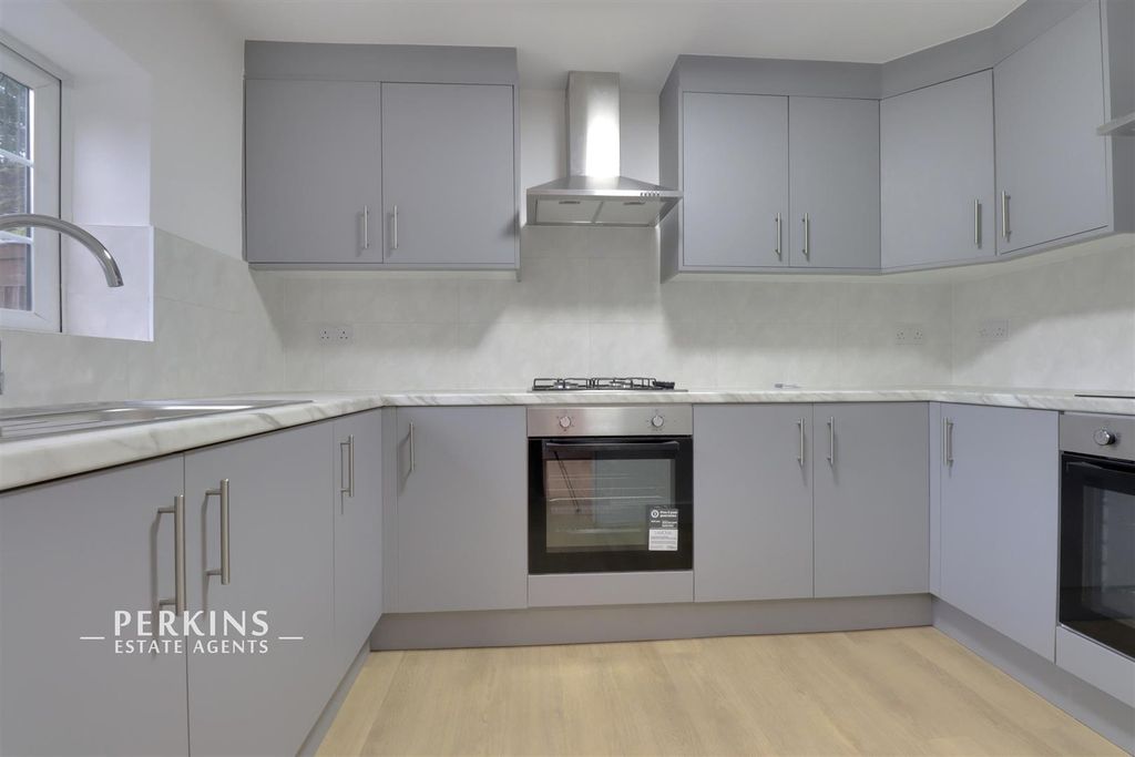 Property photo 3 of 5 Kitchen 2.Jpg