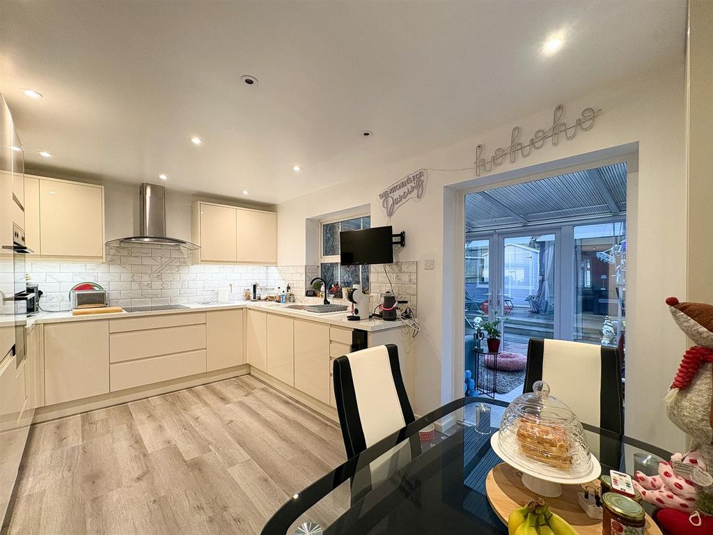 Property photo 3 of 19 Kitchen_Dining.Jpg