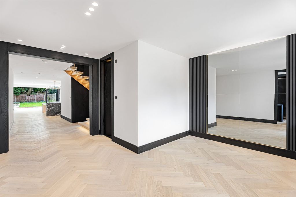 Additional image 38 of 5 bed detached house for salePipers Green Lane, Edgware HA8