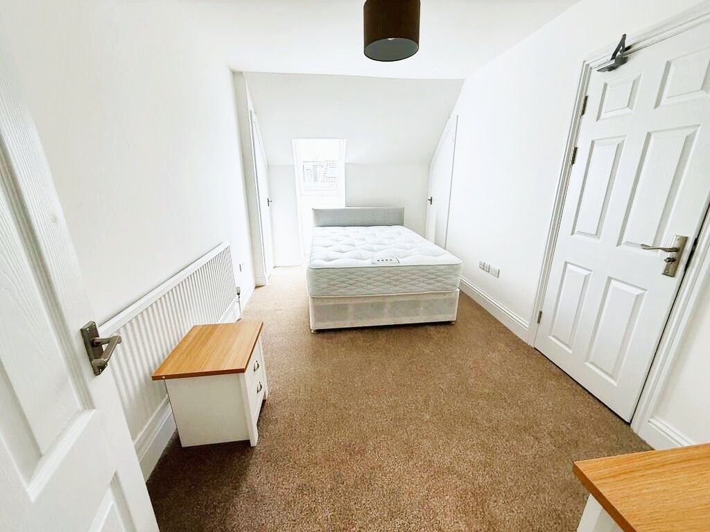 Property photo 1 of 7 1