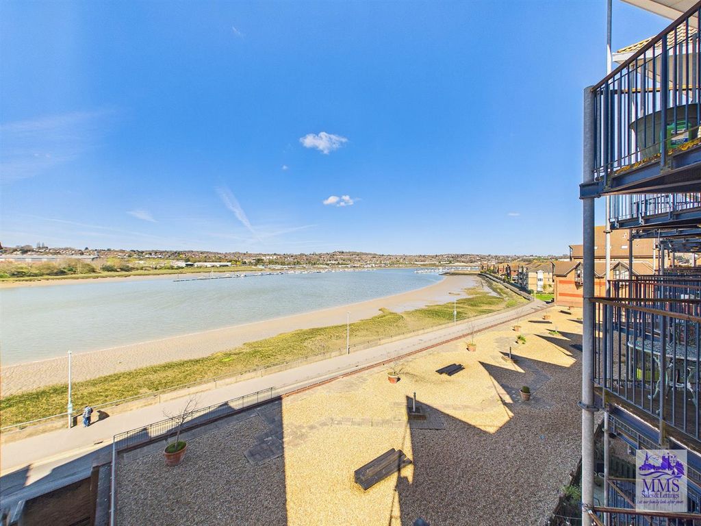 Property photo 1 of 19 Cam04098G0-Pr0188-Still014.Jpg