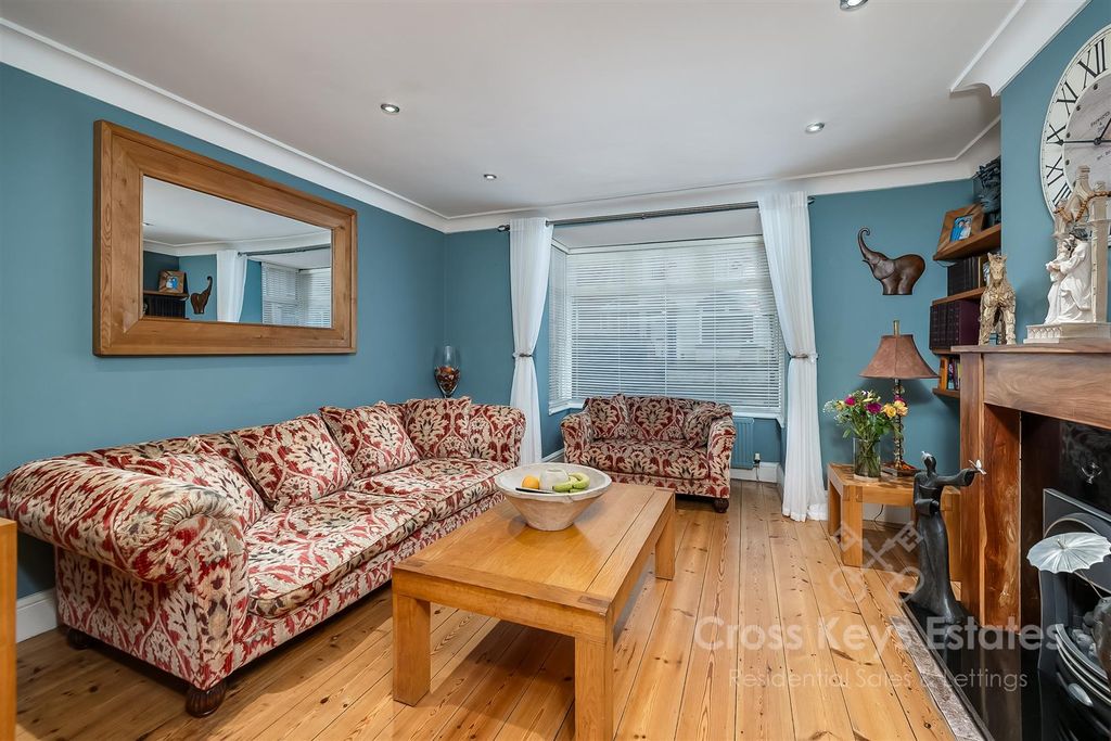 Property photo 3 of 34 Sitting Room