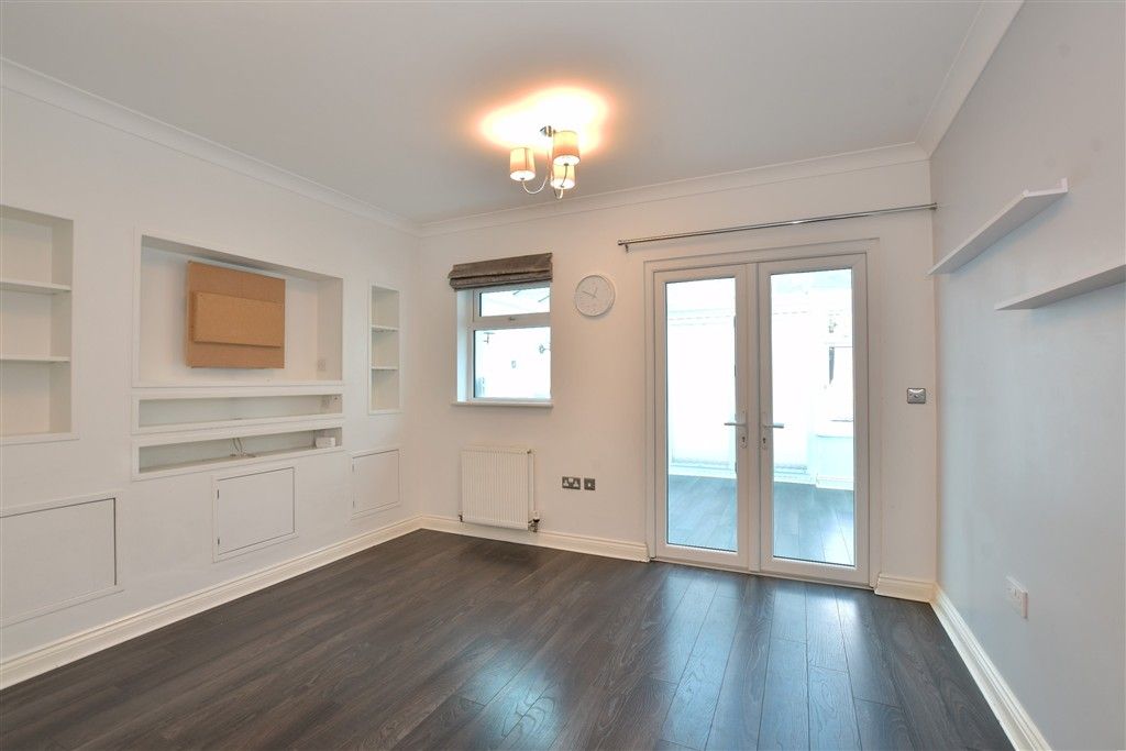 Property photo 3 of 9 Lounge/Dining Room