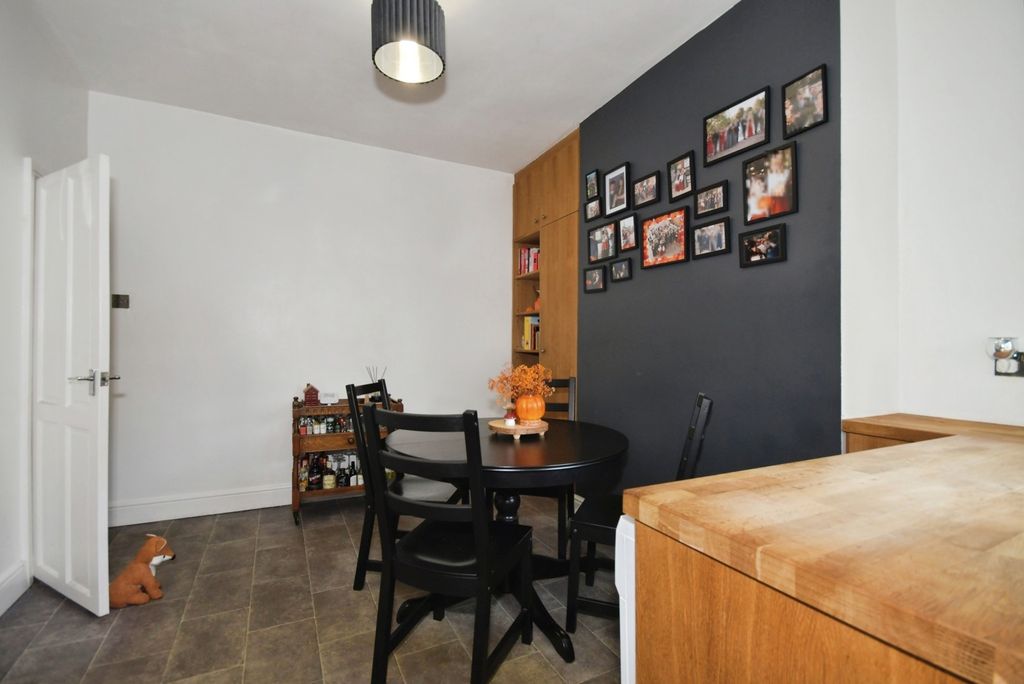 Property photo 3 of 20 Pbox-Img.Jpg