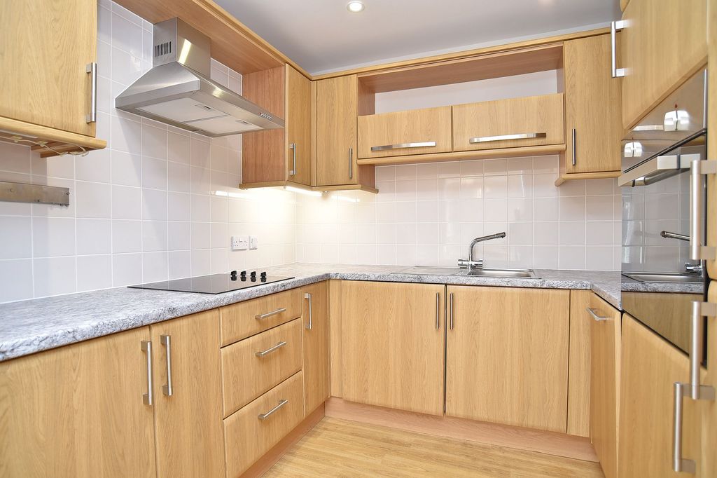 Property photo 2 of 14