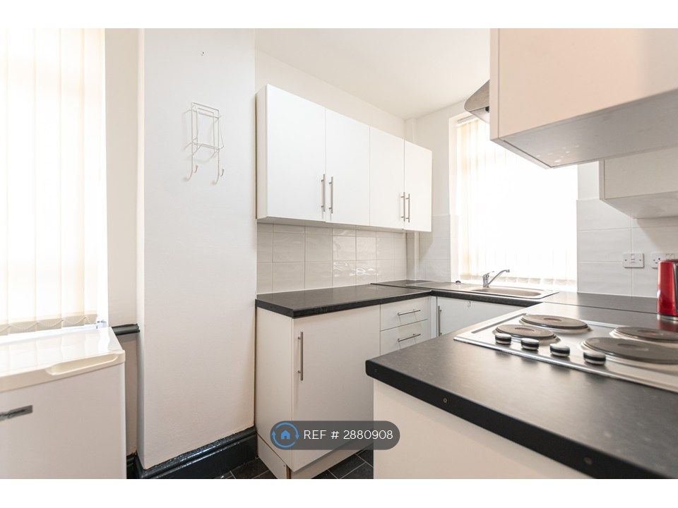 Property photo 2 of 6 Kitchen