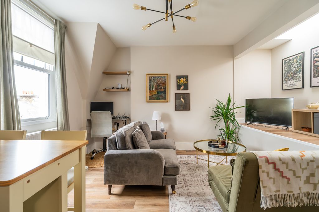 Property photo 1 of 17 1