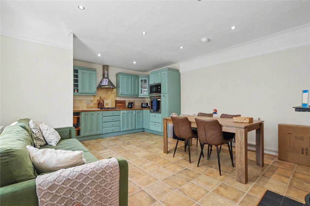 Property photo 3 of 14 Picture No. 22