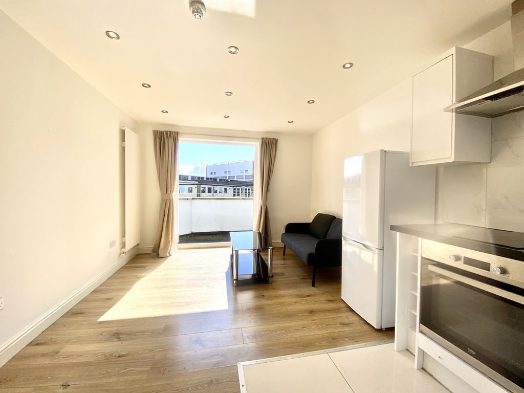 Property photo 2 of 6 Gallery