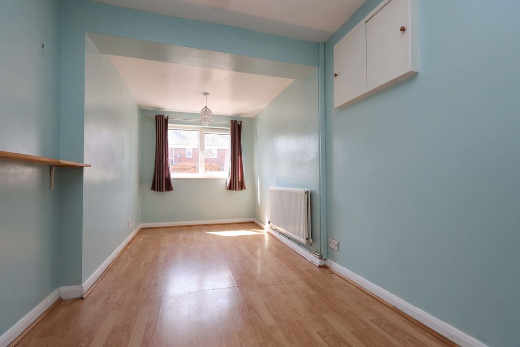 Property photo 3 of 16 Dining Room/Bedroom 4