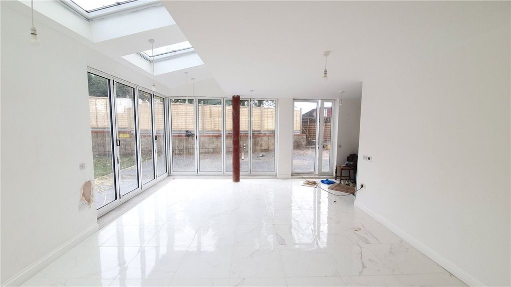 Property photo 1 of 7 Picture No. 06
