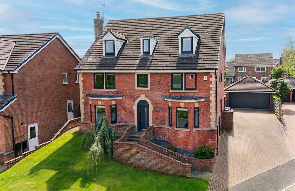 Property photo 1 of 44