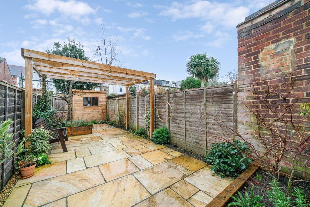 Property photo 2 of 10