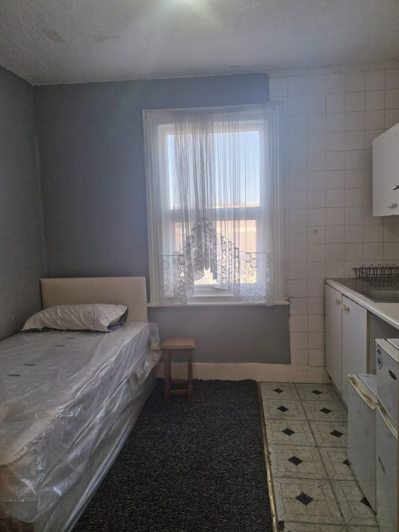 Property photo 2 of 3