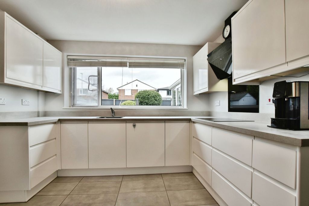 Property photo 2 of 25 Pbox-Img.Jpg