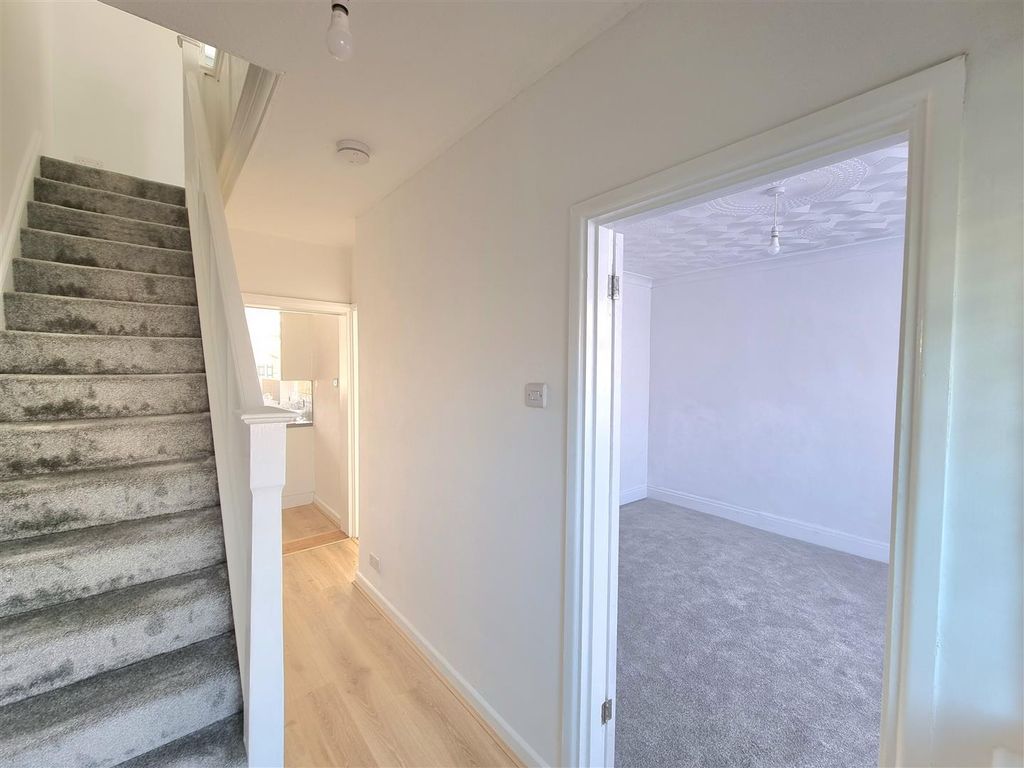 Property photo 3 of 13 Hall