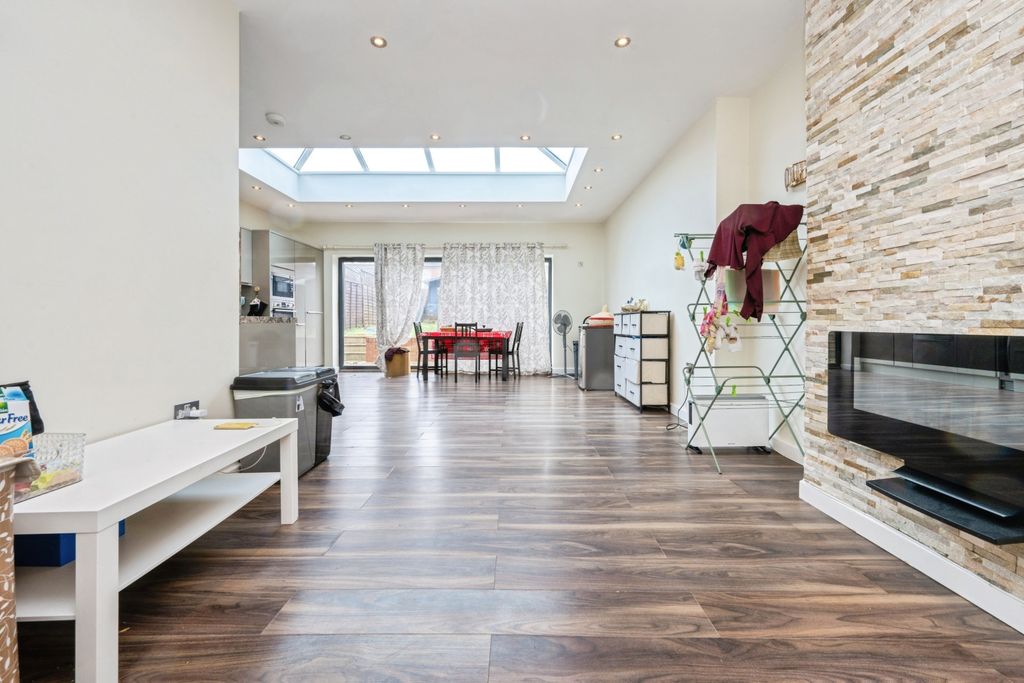 Property photo 3 of 20 Akl_5319