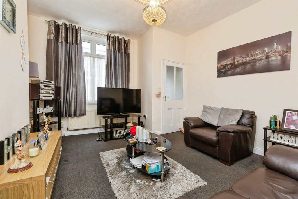 Property photo 3 of 12