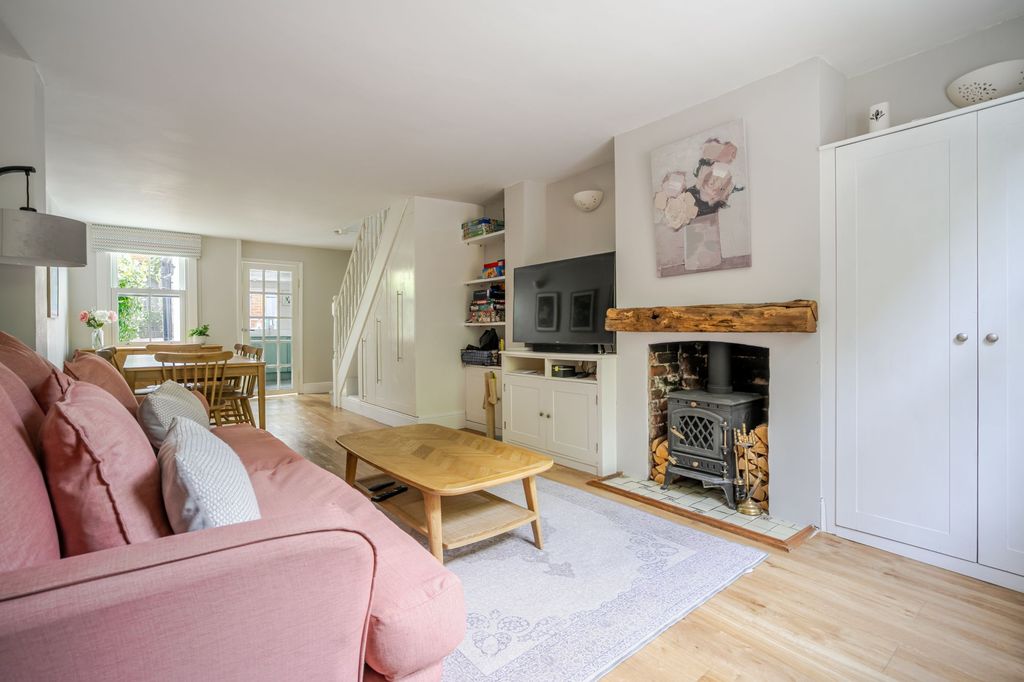 Property photo 3 of 11