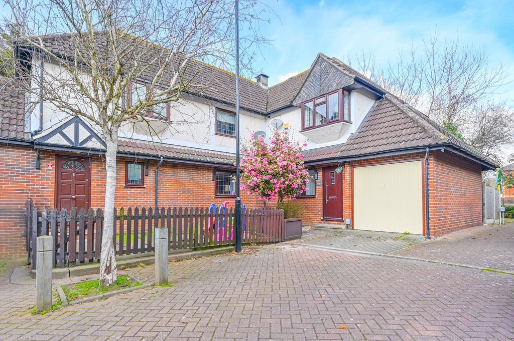 Property photo 1 of 18