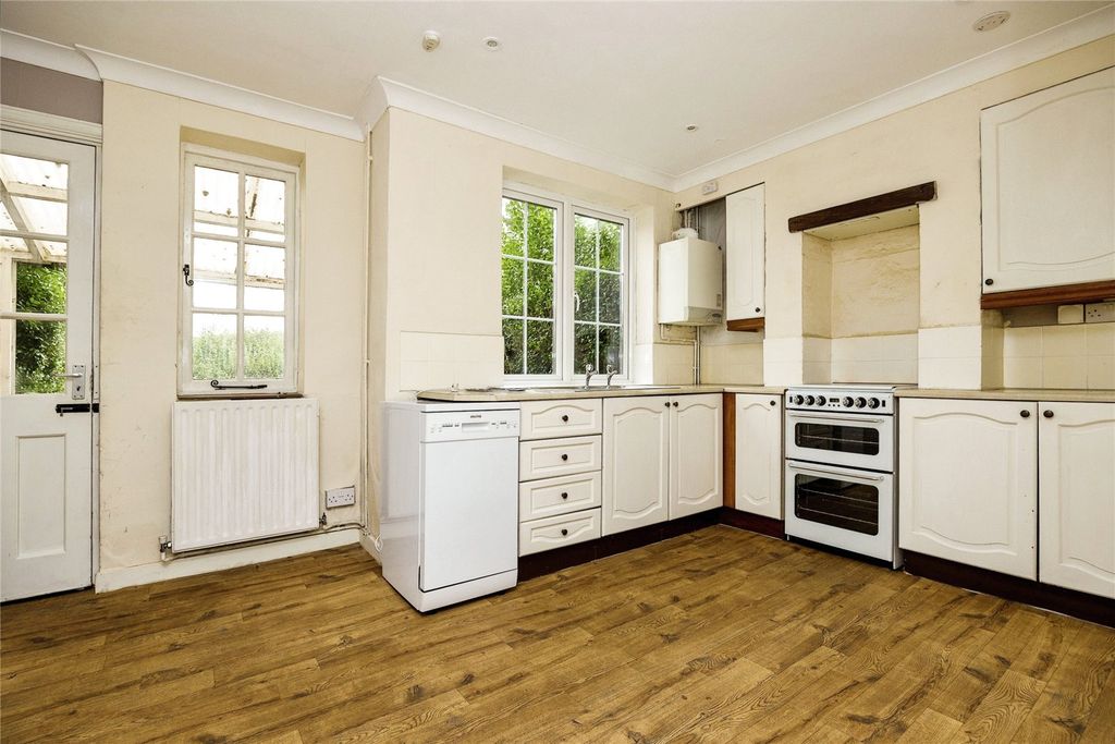 Property photo 3 of 15 Kitchen