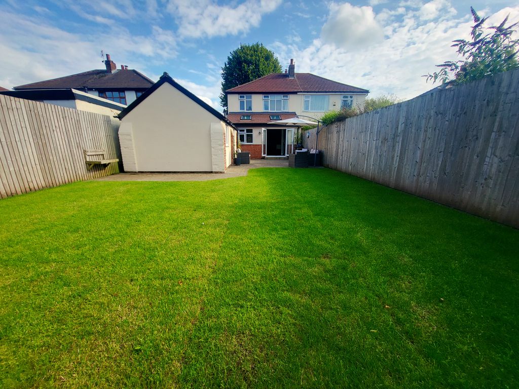 Property photo 3 of 19 Garden