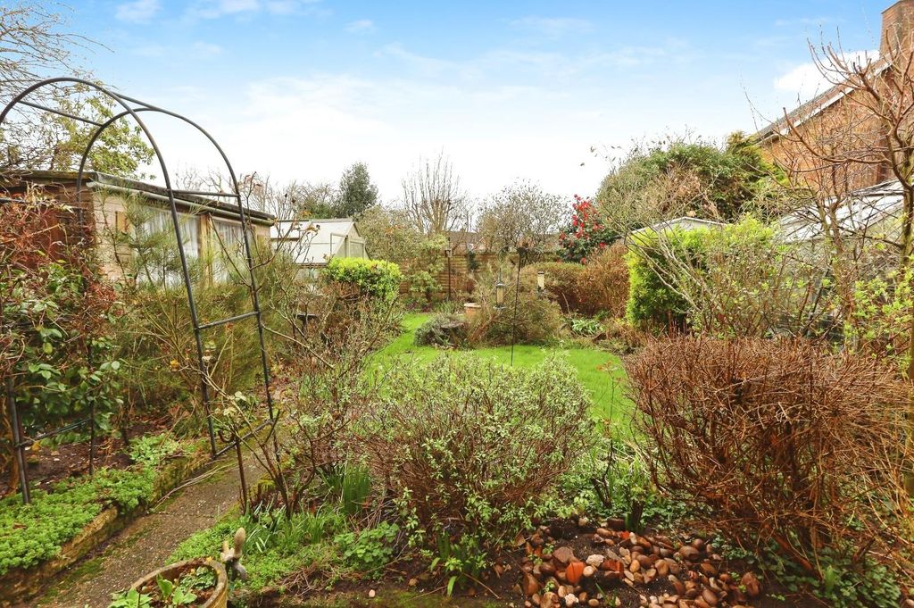 Property photo 2 of 20 370-25.Jpg