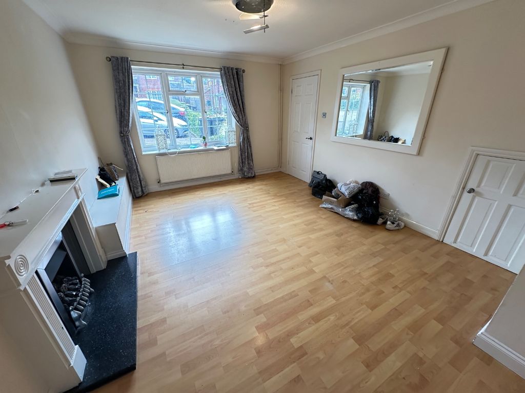 Property photo 2 of 15 4488581