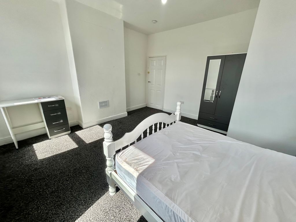 Property photo 3 of 10 Image