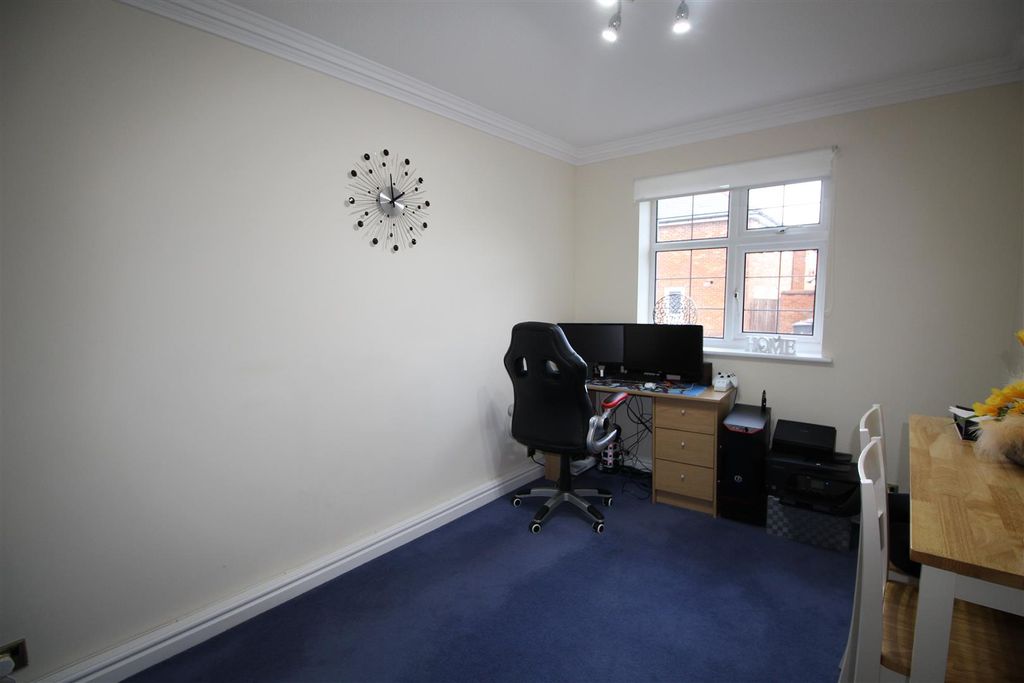 Property photo 3 of 15 Dining Room