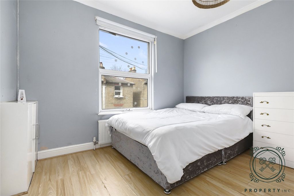 Property photo 3 of 8 Picture No. 04