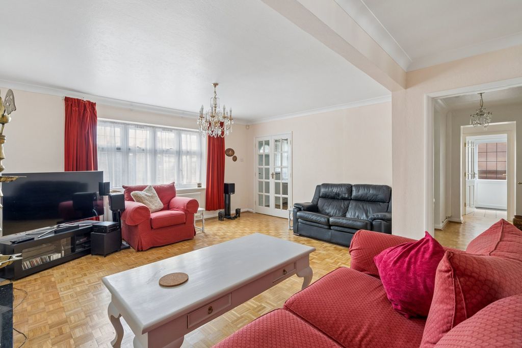 Property photo 3 of 16