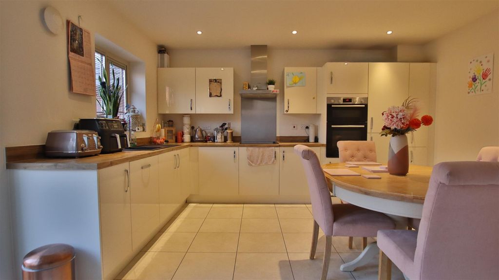 Property photo 2 of 12 Img_0406.Jpg