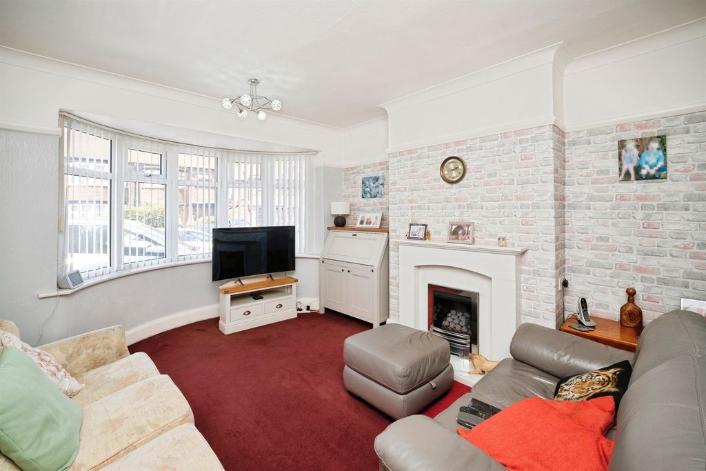 Property photo 2 of 14