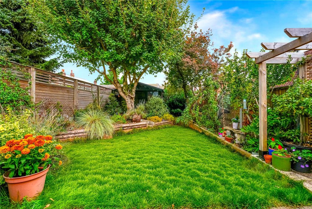 Property photo 3 of 19 Picture No. 02