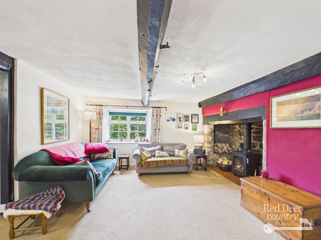 Property photo 3 of 23 Sitting Room