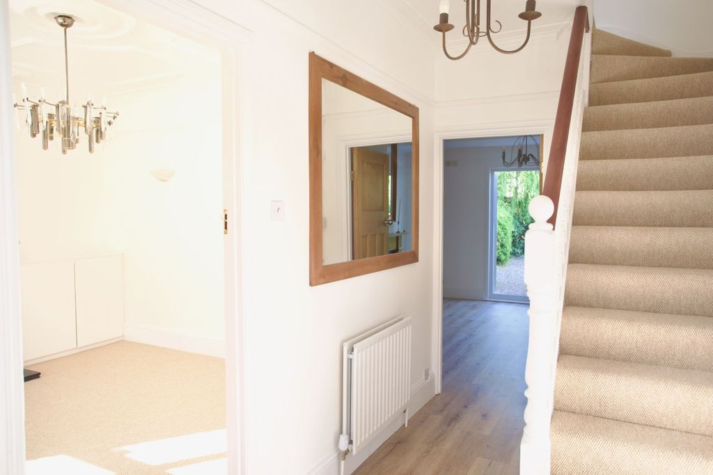Property photo 3 of 26 Entrance Hallway
