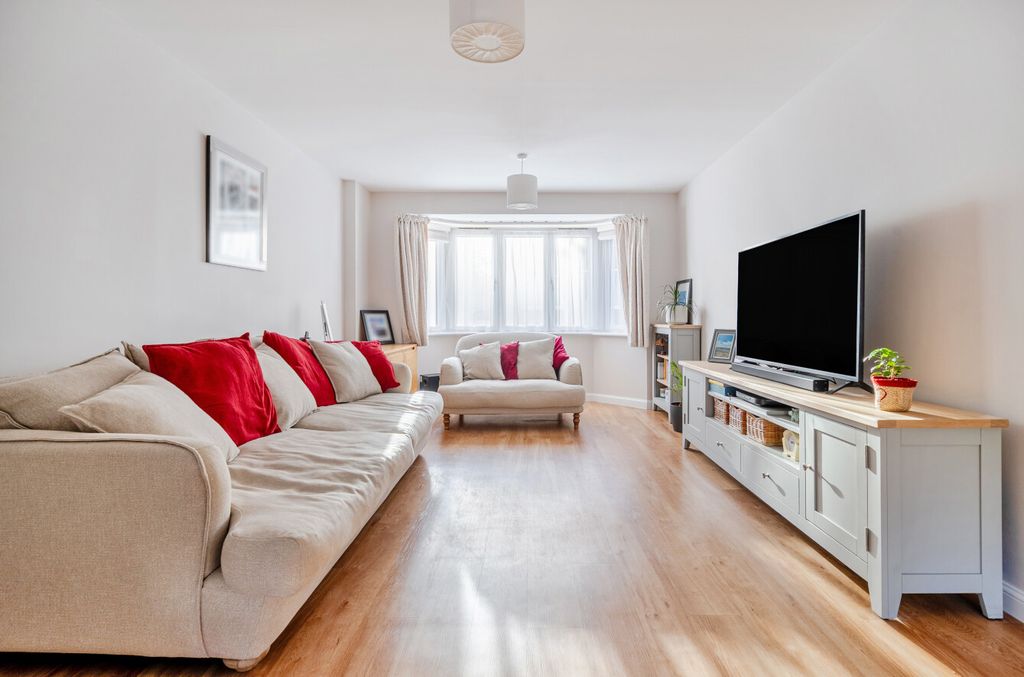 Property photo 3 of 17 1538161-8-6Ae0F8F...