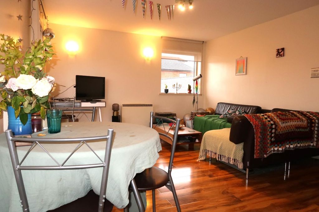 Property photo 3 of 10 Dining Lounge