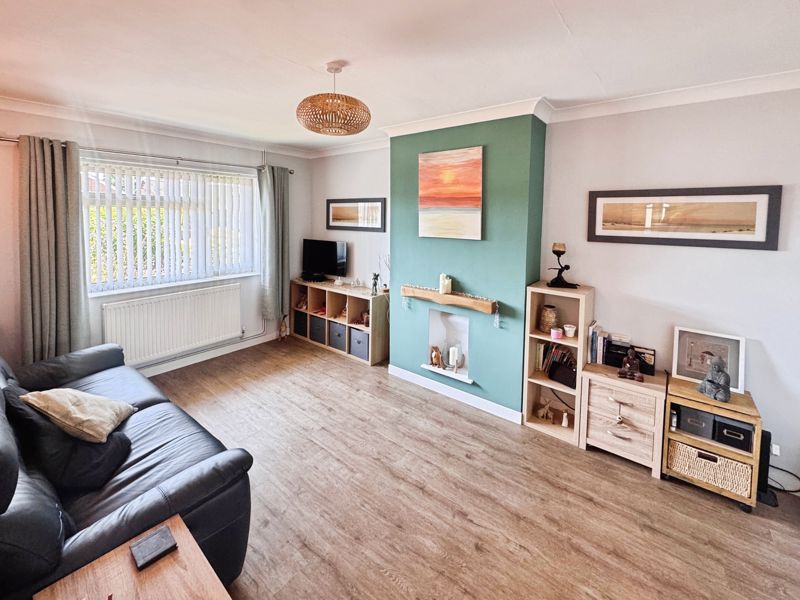 Property photo 2 of 27 Station Road