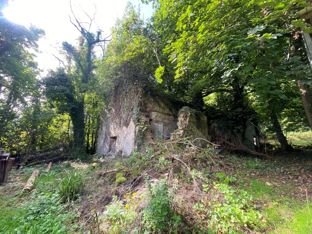 Property photo 2 of 11