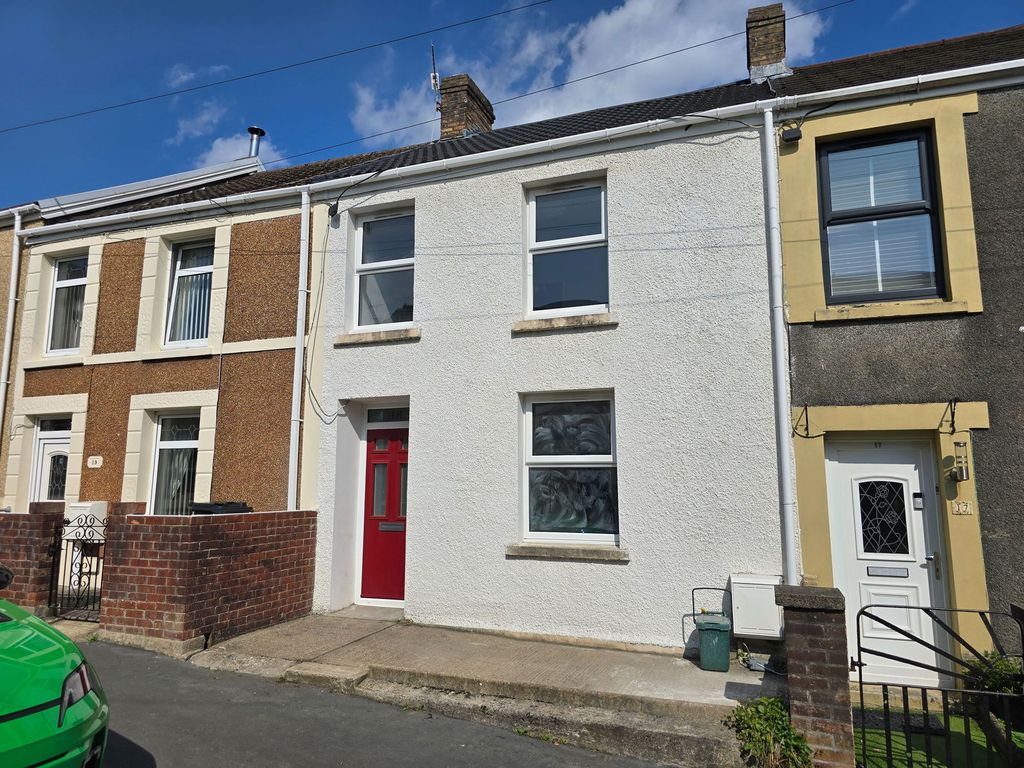 Property photo 1 of 12