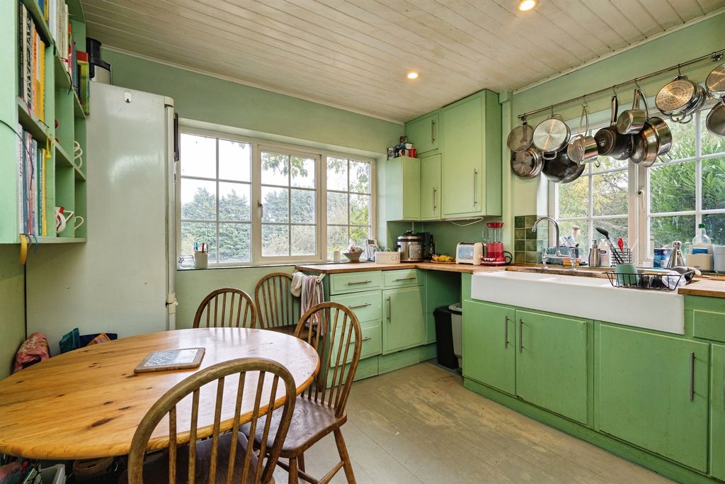 Property photo 3 of 19